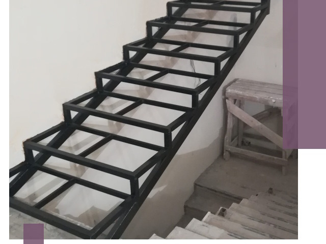 Демонтаж лестниц на металлокаркасе в Ейске: быстрый вывоз и разбор