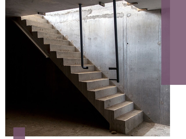 Изготовление и монтаж лестниц в подвале в Ейске