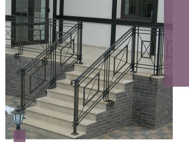 Перила для крыльца в Ейске — монтаж, изготовление и установка