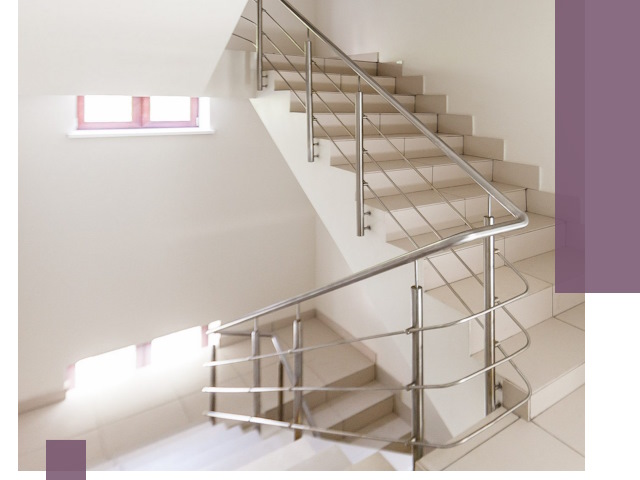 Установка и замена перил в подъезде в Ейске