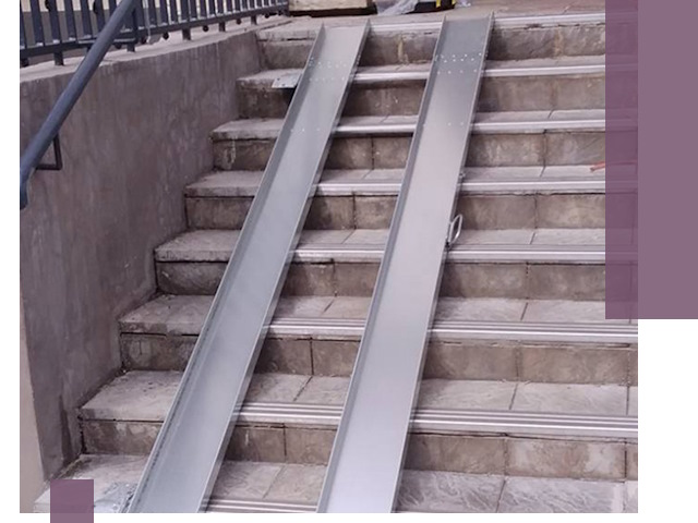 Демонтаж откидных пандусов профессионально в Ейске