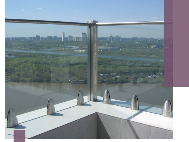 Стеклянные парапеты премиум класса в Ейске для домов и бизнесов