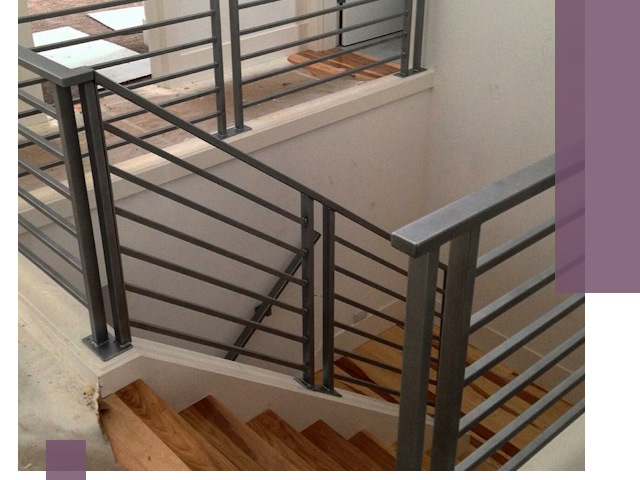 Изготовление поручней из металла и дерева в Ейске